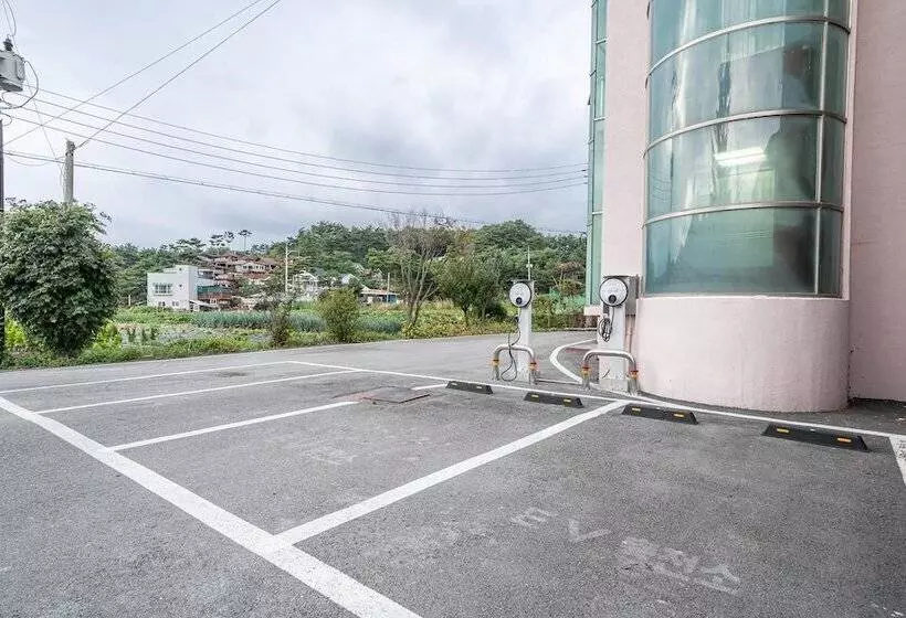 Hoengseong New World Motel