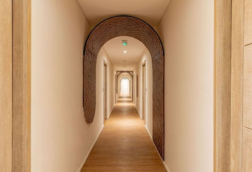 בית מלון כפרי Cove Renata Seminyak