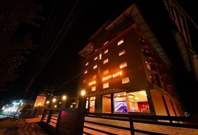Hotel Misty Gate
