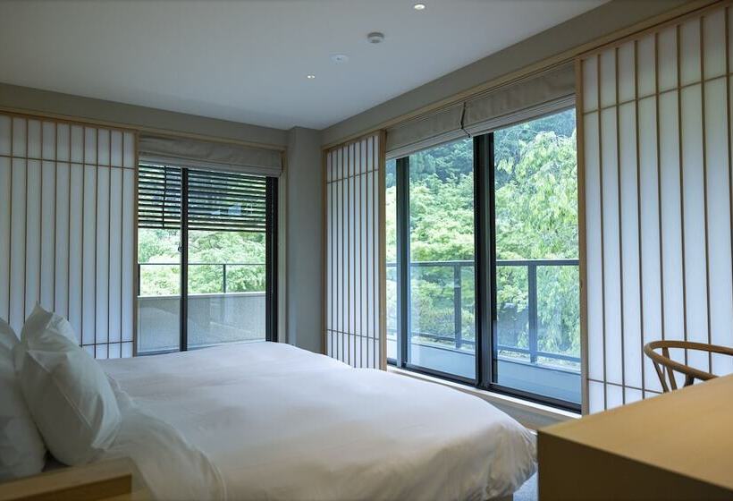 هتل Moksa Rebirth