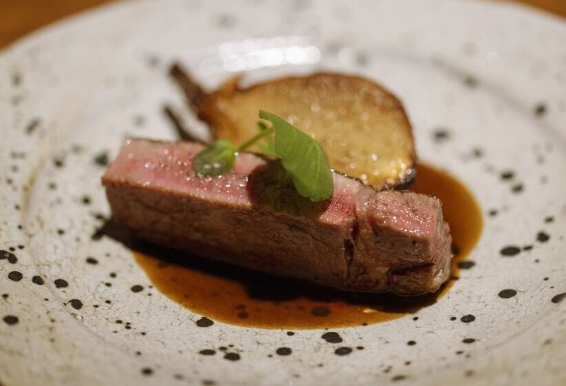 هتل Moksa Rebirth