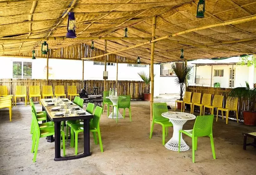 Hotelli Tgi Insignia Resort & Villa's