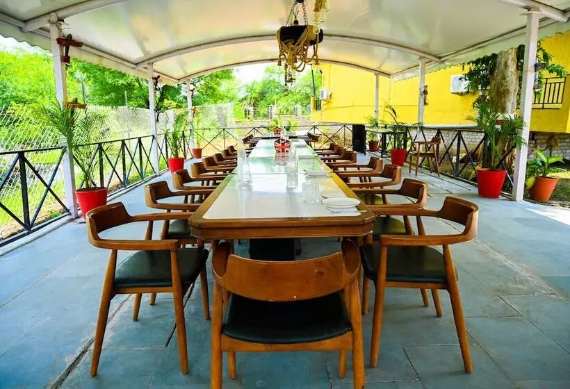 Hotelli Tgi Insignia Resort & Villa's