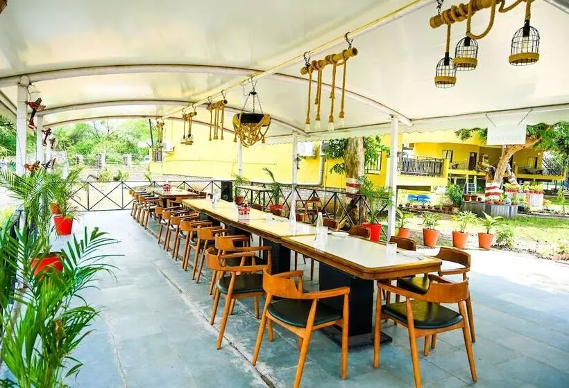 Hotelli Tgi Insignia Resort & Villa's