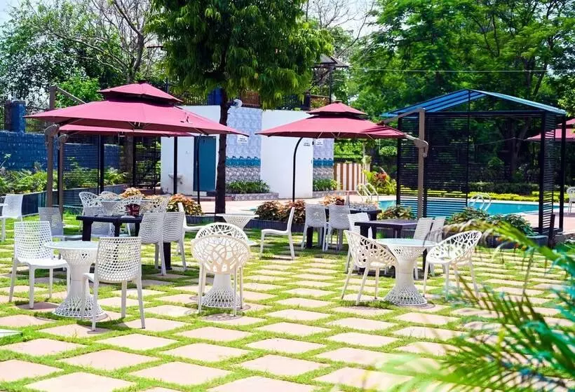 Hotelli Tgi Insignia Resort & Villa's