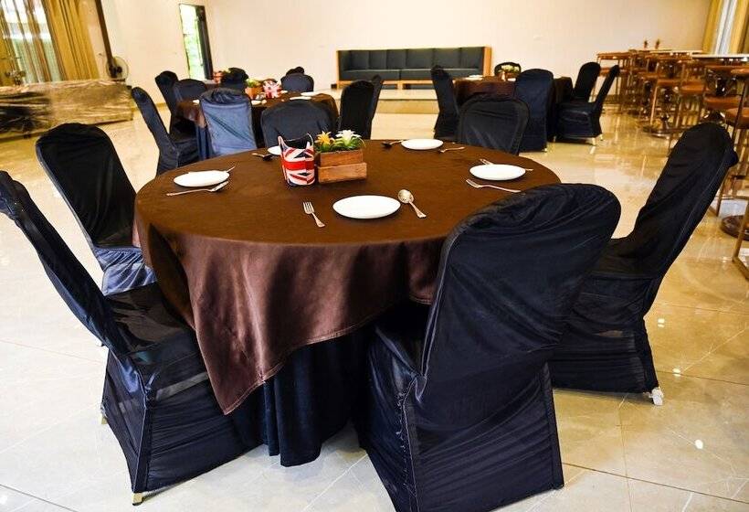 בית מלון כפרי Tgi Insignia Resort & Villa's