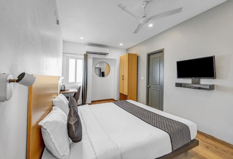 Upar Hotels Uthandi, Ecr