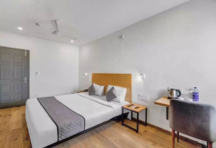 Upar Hotels Uthandi, Ecr