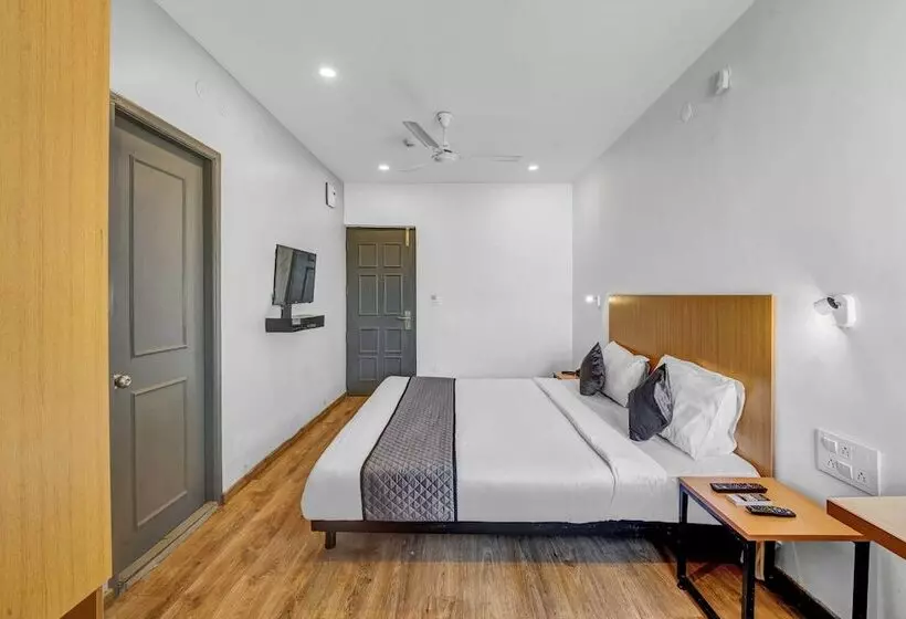 Upar Hotels Uthandi, Ecr