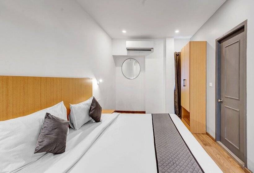 Upar Hotels Uthandi, Ecr