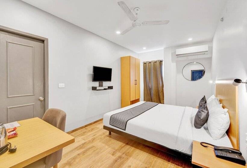 Upar Hotels Uthandi, Ecr