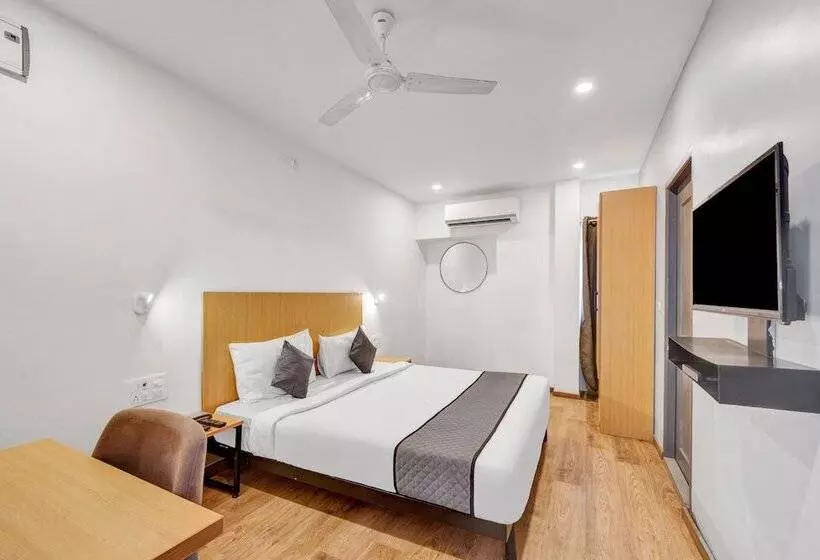 Upar Hotels Uthandi, Ecr