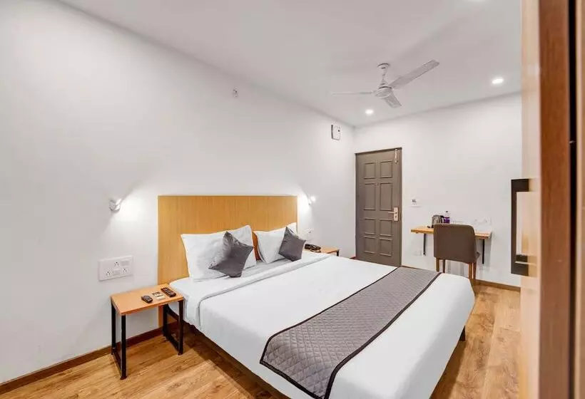 Upar Hotels Uthandi, Ecr