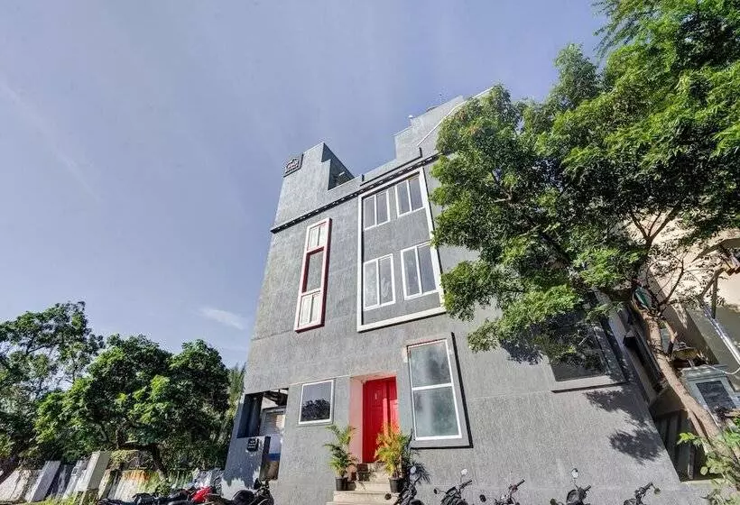 Upar Hotels Uthandi, Ecr