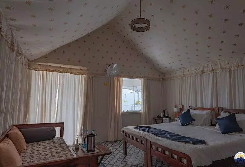 هتل White Heaven Camps