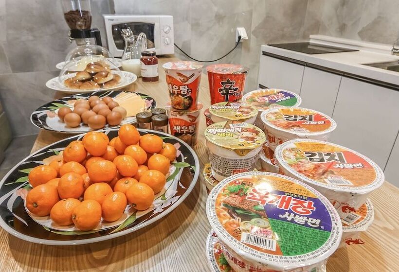 Motel Changwon Myeongseodong Hotel Laon