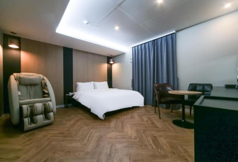 Motel Changwon Myeongseodong Hotel Laon