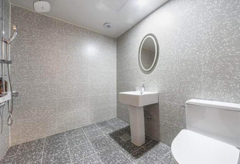 Motel Changwon Myeongseodong Hotel Laon