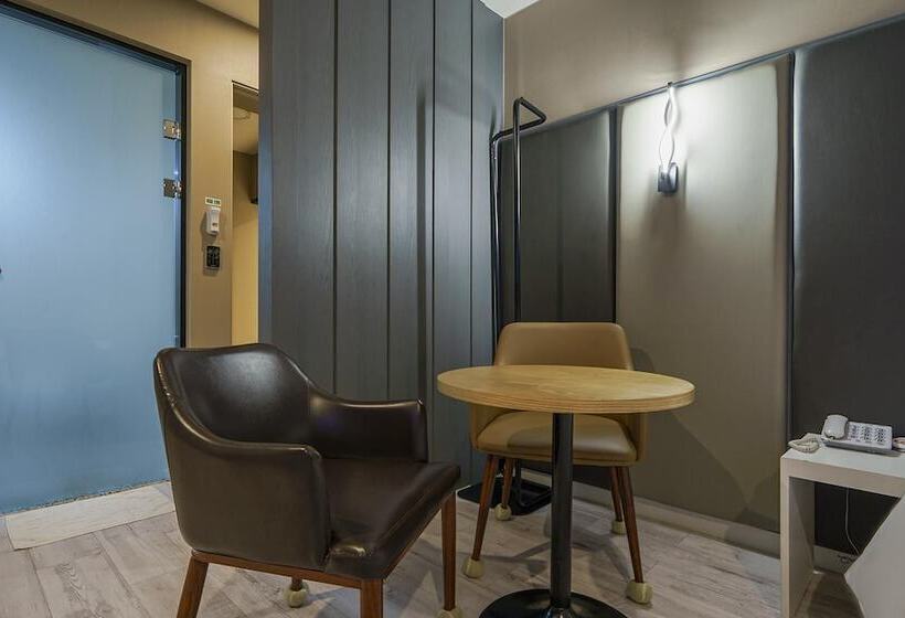 Motel Changwon Myeongseodong Hotel Laon