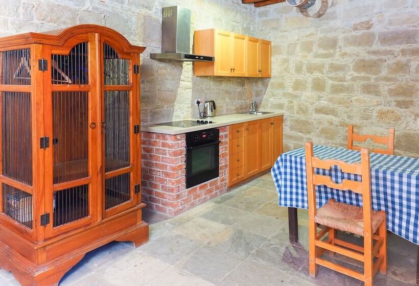 بنسيون Zoe Traditional Holiday Apartments B&b