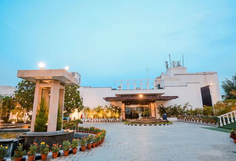 استراحتگاه Bel La Monde Hotel Nh8 At 6km From Igi Airport Delhi