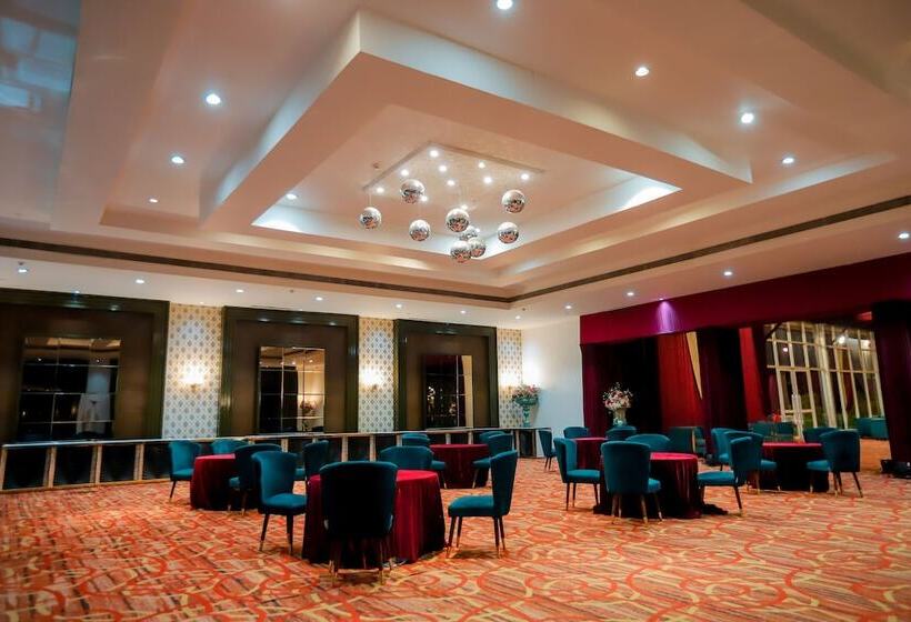 استراحتگاه Bel La Monde Hotel Nh8 At 6km From Igi Airport Delhi