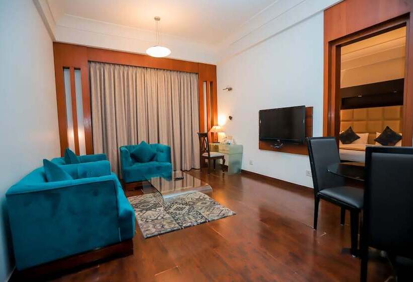 استراحتگاه Bel La Monde Hotel Nh8 At 6km From Igi Airport Delhi