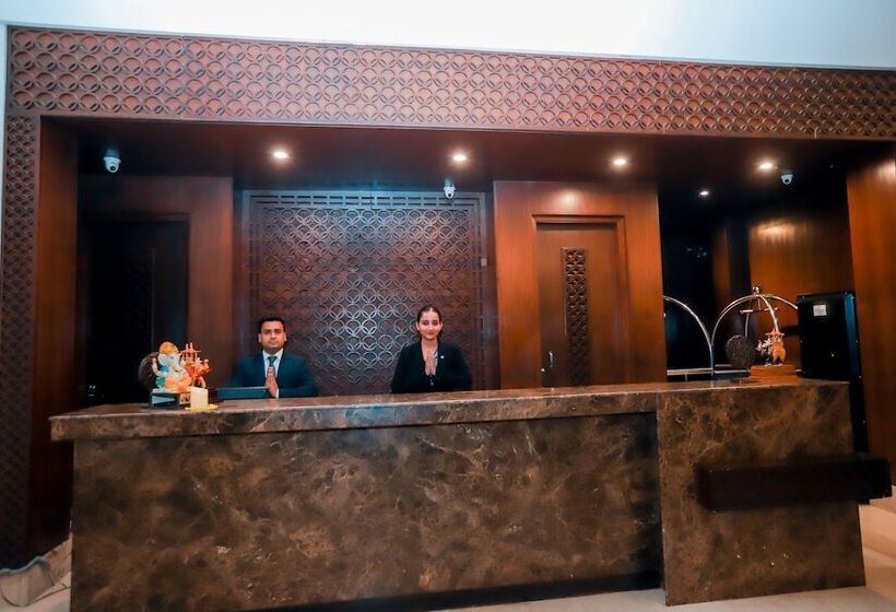 استراحتگاه Bel La Monde Hotel Nh8 At 6km From Igi Airport Delhi