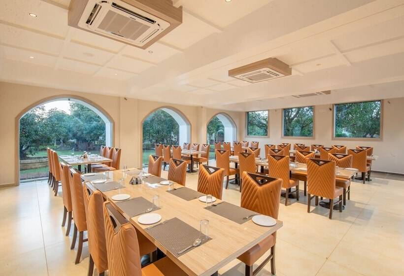 Курорт Kings Kraft Pinewood Ssan Gir