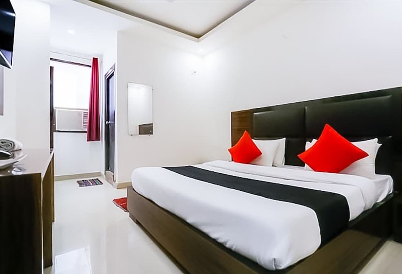 Roomshala 036 Hotel Orlov