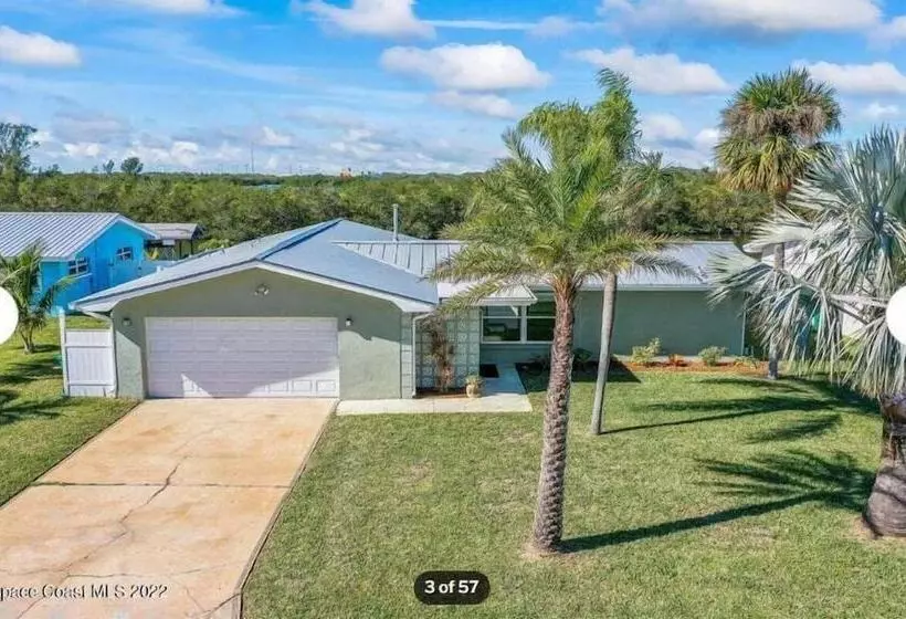 106 La Riviere Rd