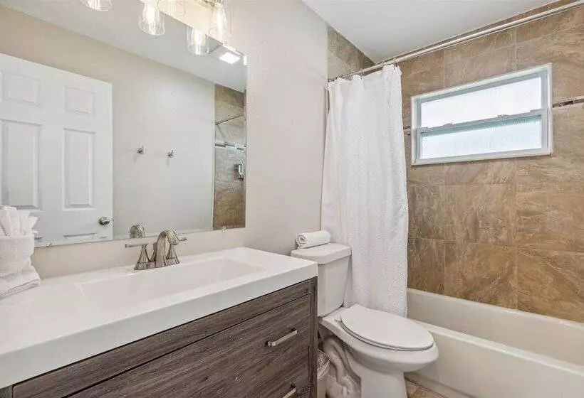 106 La Riviere Rd