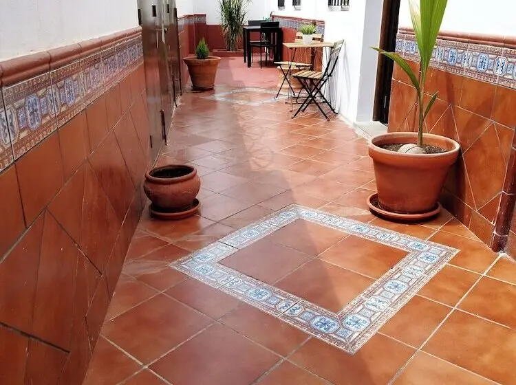 مسافرخانه Casa Blanca
