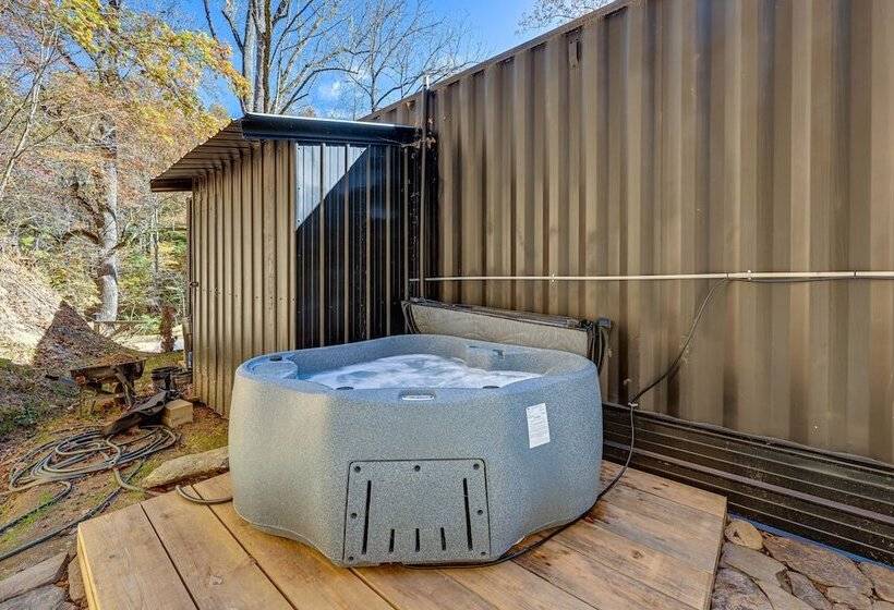 Bryson City Tiny Cabin: Hot Tub, Near River Access