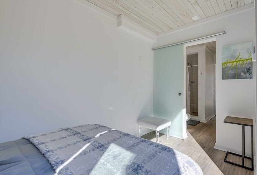 Bryson City Tiny Cabin: Hot Tub, Near River Access