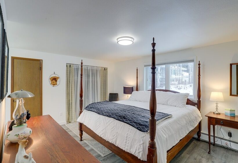 Cozy North Pole Home W/ Mountain & Aurora Views!