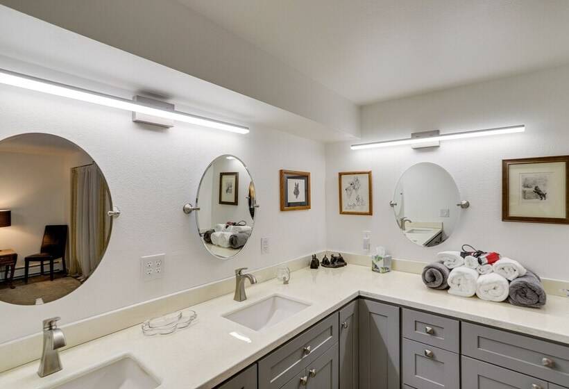 Cozy North Pole Home W/ Mountain & Aurora Views!