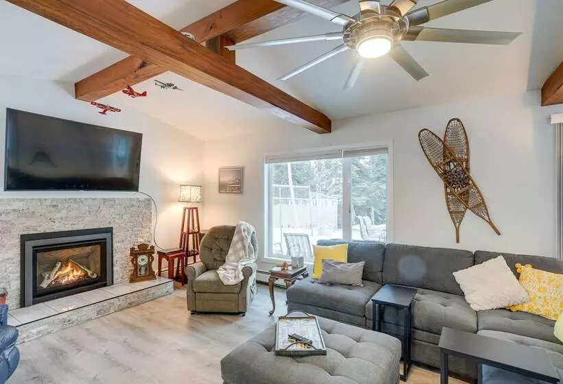 Cozy North Pole Home W/ Mountain & Aurora Views!