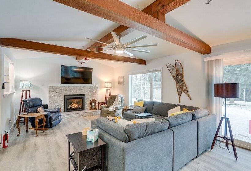 Cozy North Pole Home W/ Mountain & Aurora Views!