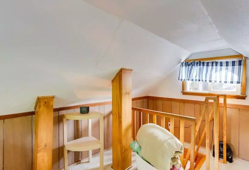 Crestline Cabin: Close To Lake Arrowhead & Skiing