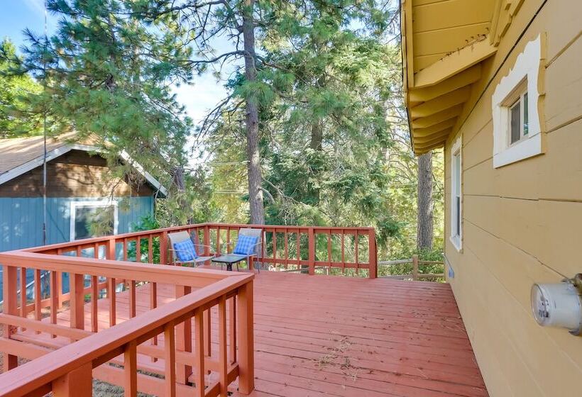 Crestline Cabin: Close To Lake Arrowhead & Skiing