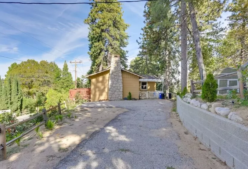 Crestline Cabin: Close To Lake Arrowhead & Skiing