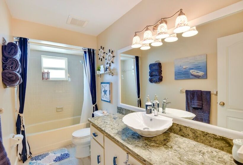 Edgewater Vacation Home W/ Game Room & Pool Access