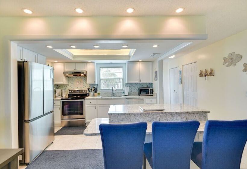 Edgewater Vacation Home W/ Game Room & Pool Access