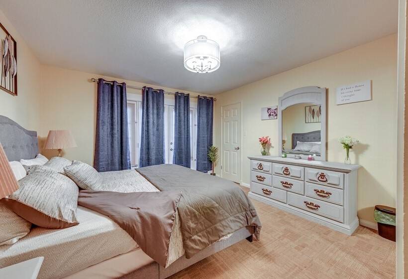 Enchanting Puyallup Home W/ Spacious Deck!