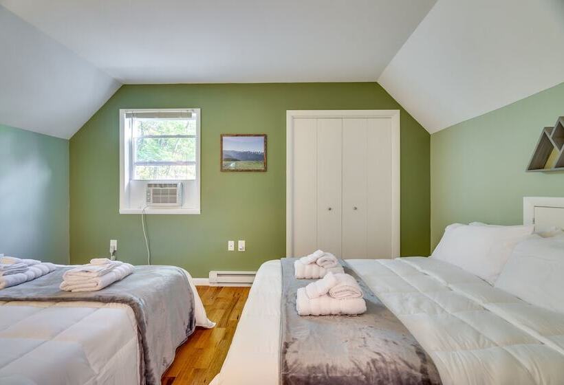 Forest View Poconos Cabin W/ Resort Amenities