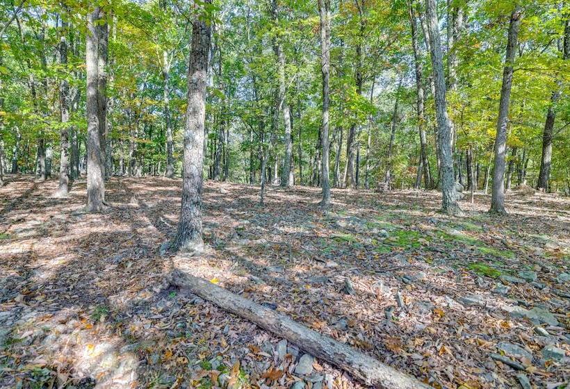 Forest View Poconos Cabin W/ Resort Amenities