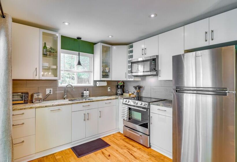 Forest View Poconos Cabin W/ Resort Amenities