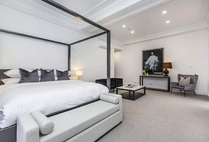 هتل Victoria Hall Apartments