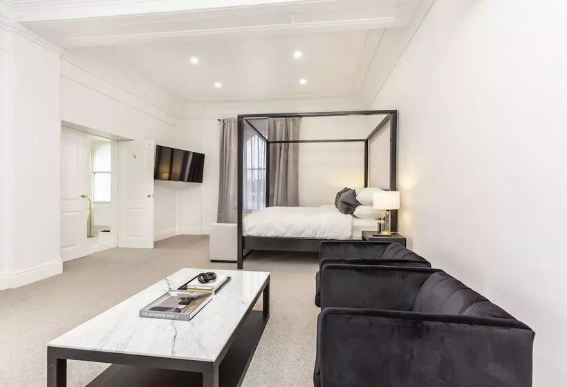 هتل Victoria Hall Apartments